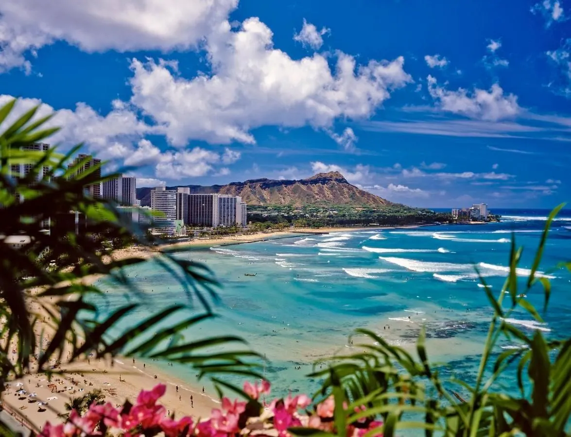 Apartment Newly Renovated Ilikai Marina Studio - Near Beach! Honolulu