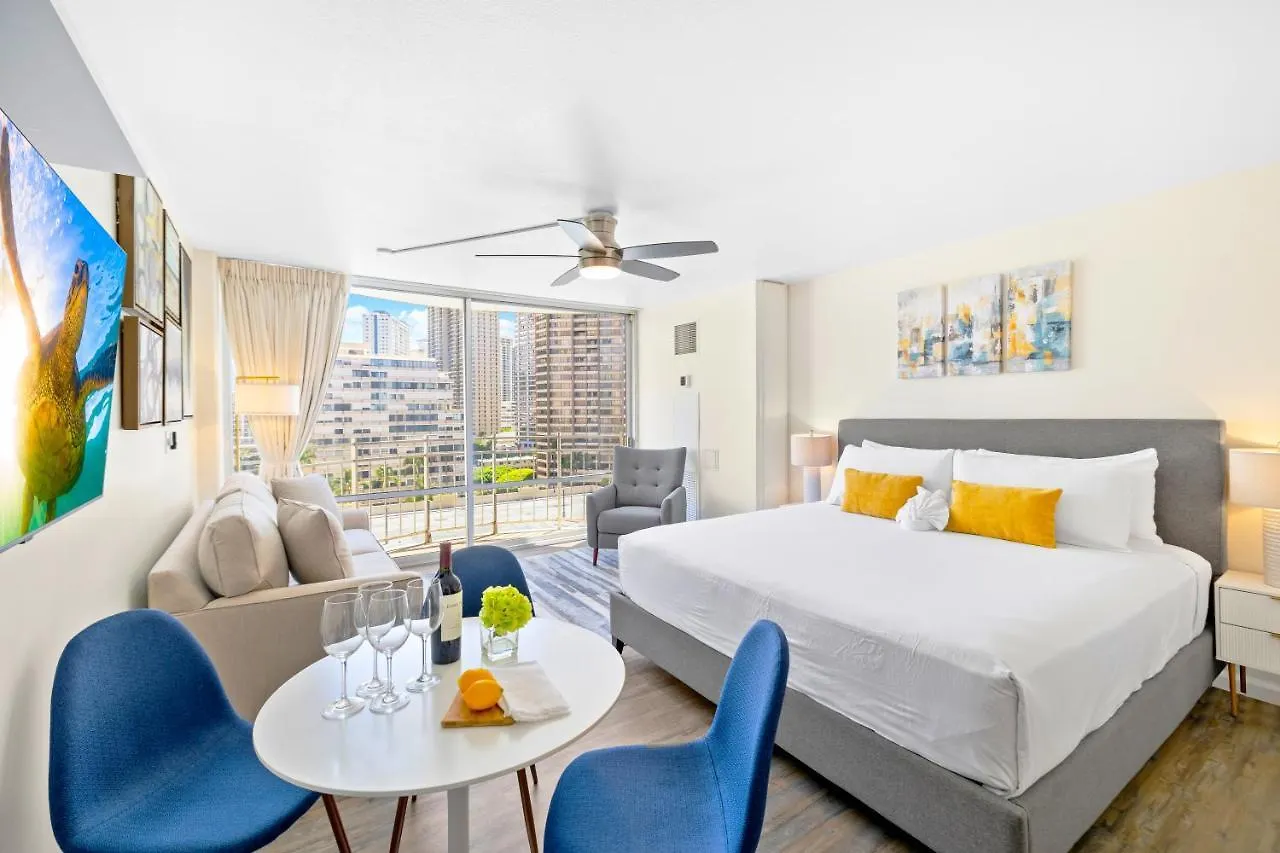 Newly Renovated Ilikai Marina Studio - Near Beach! Honolulu