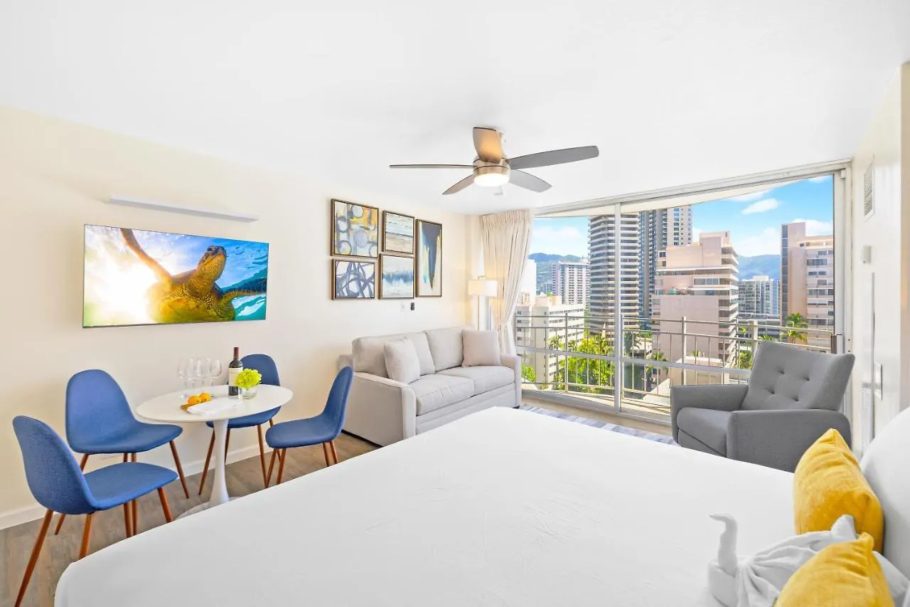 Newly Renovated Ilikai Marina Studio - Near Beach! Honolulu 0*,